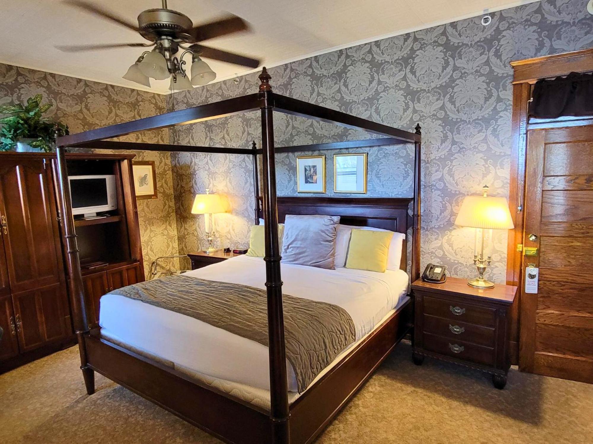 Altland House Inn & Suites Abbottstown Εξωτερικό φωτογραφία