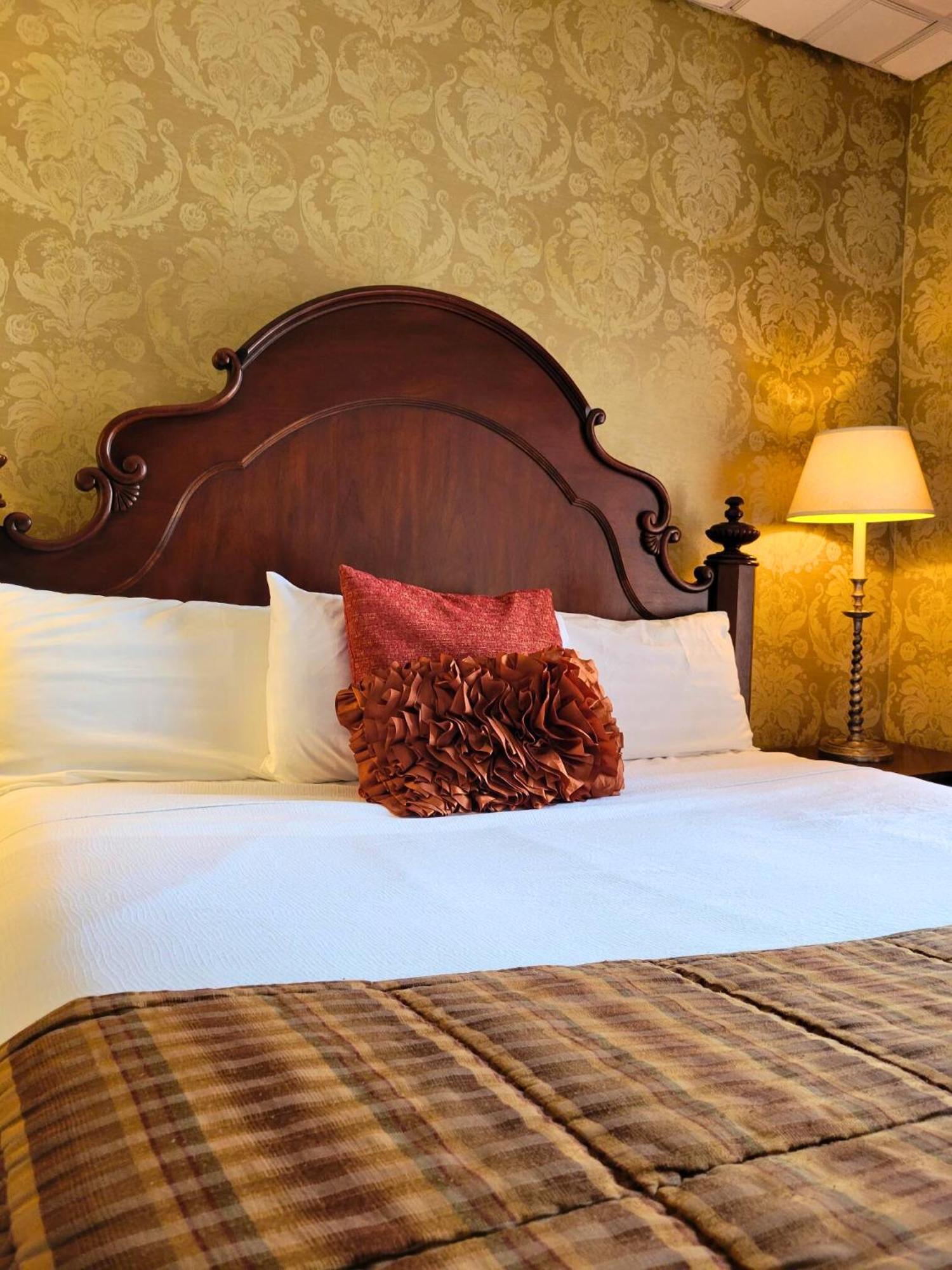Altland House Inn & Suites Abbottstown Εξωτερικό φωτογραφία